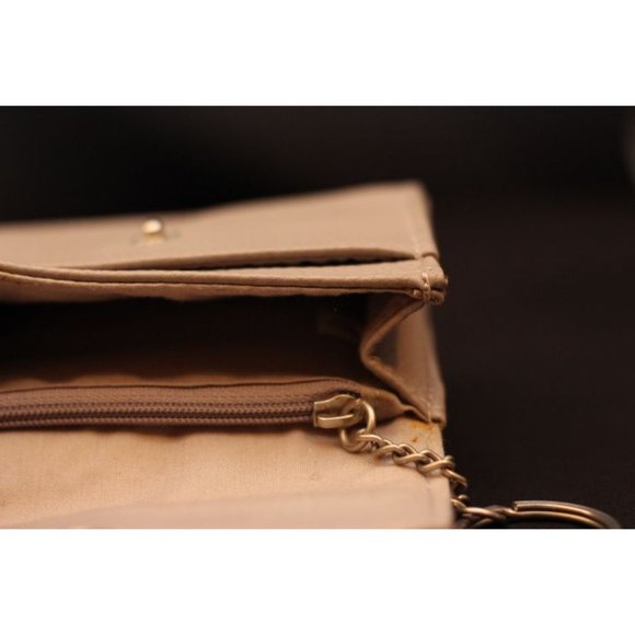 Faux Leather Card Holder Keychain - Picture 3 of 3